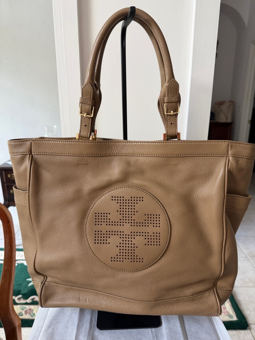 EUC Tory Burch Kipp Leather Tote